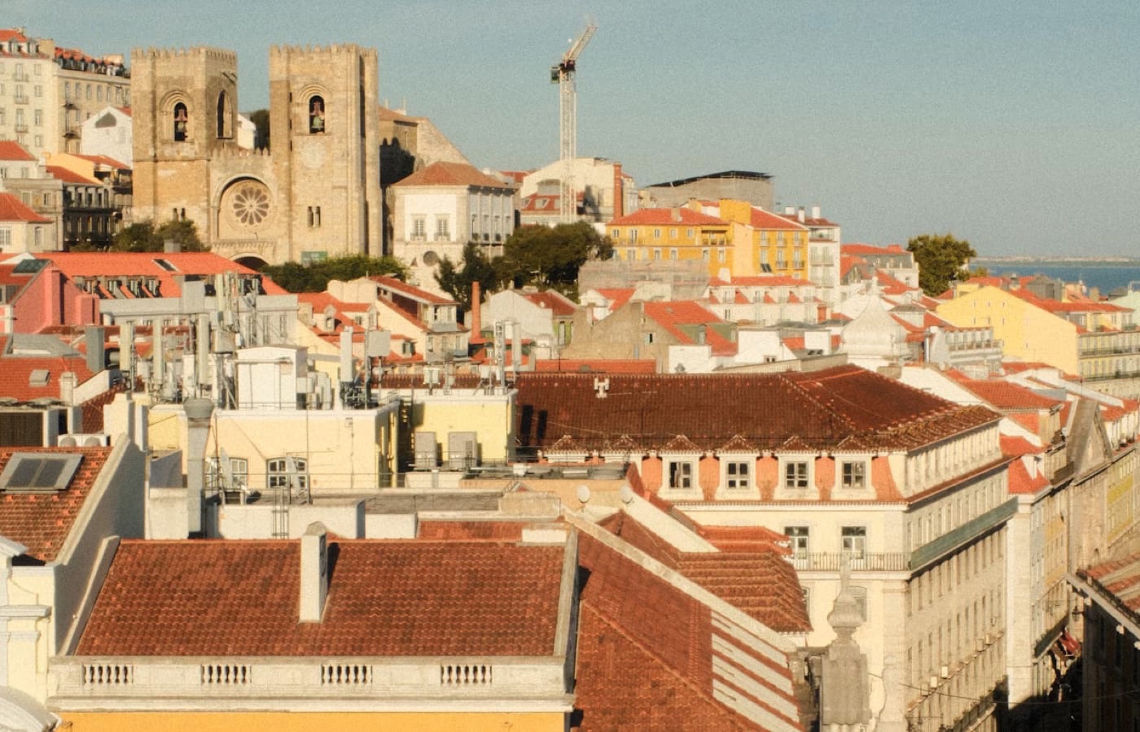 Vista de Lisboa a partir de um espaço patrimonial